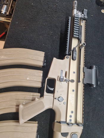 Image 2 for Super dikke WE Scar-L GBB rifle met accesoires