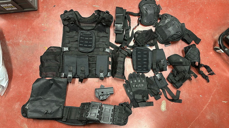 Bild 1 für Airsoft gear , vest , pouches , holster