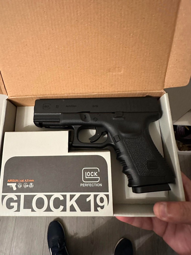 Imagen 1 de Glock 19 Umarex tiré 1 cartouches aveg sinon pzs utilisée