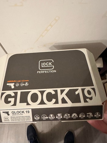 Afbeelding 2 van Glock 19 Umarex tiré 1 cartouches aveg sinon pzs utilisée