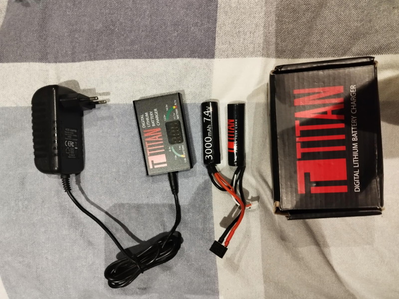 Imagen 1 de Titan digital lithium battery charger te koop