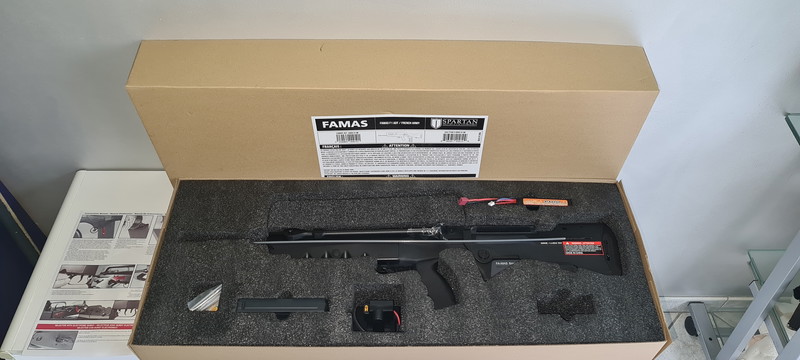 Image 1 pour FAMAS  F1 SPARTAN
