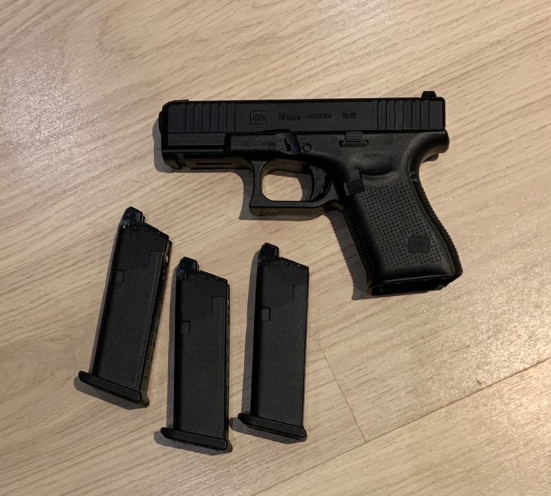 Bild 1 für Umarex/VFC Glock 19 Gen5 + 2 extra magazijnen