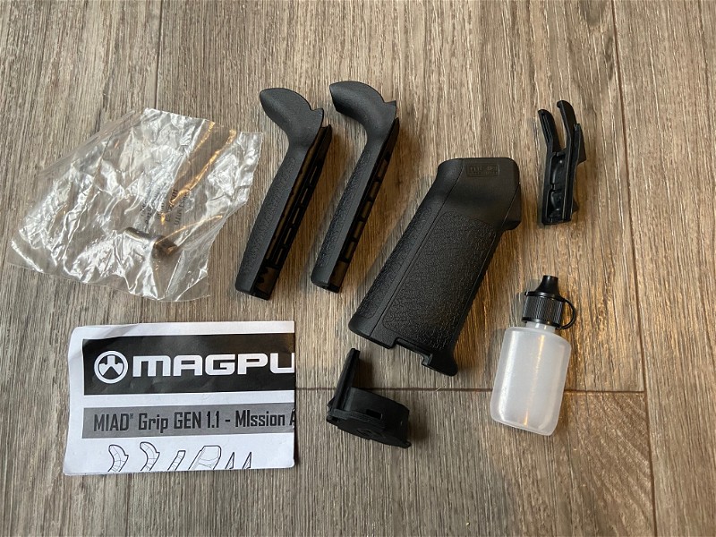Image 1 pour Magpul MIAD GEN 1.1 Grip Kit - TYPE 1 MAG520-BLK black