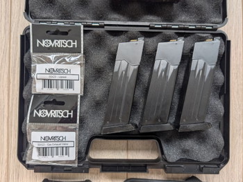 Afbeelding 4 van Complete Novritsch SSX-23 Stealth Loadout | Red Dot, Flashlight, 3 Mags, Dempers & Holster