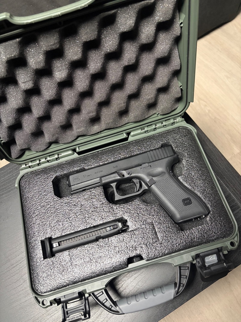 Image 1 for Glock 17 Gen.5 incl. Nanuk Case Olive