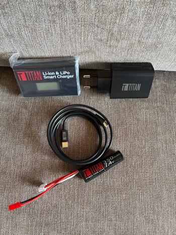 Image 2 for TITAN chargeur + batterie JST HPA