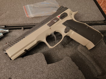 Bild 3 für CZ Shadow 2 with 2x Co2 Mags + Original CZ Case