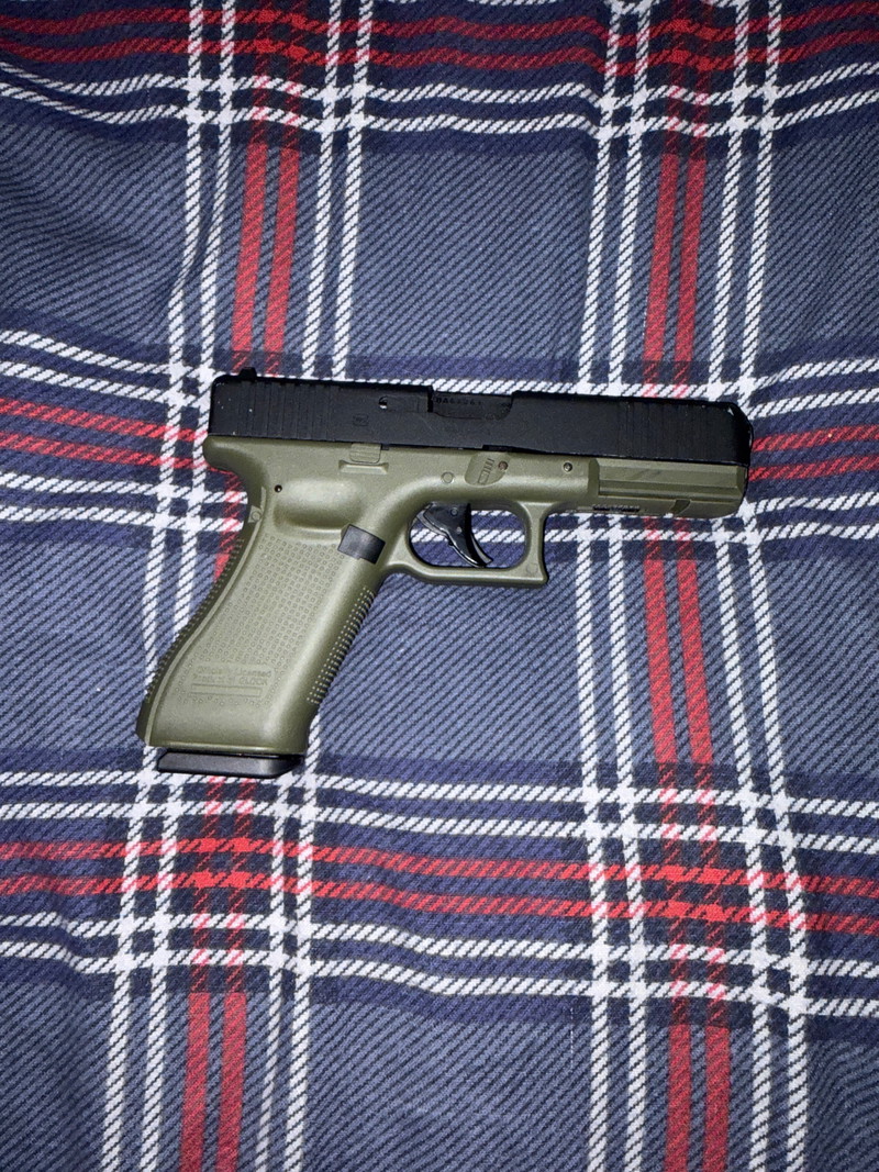 Image 1 for Glock 17 GEN5 Battlefield Green Softair-Co2-Pistole Kaliber 6 mm BB Blowback