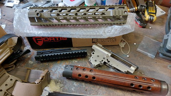 Image 2 for G3 wood foregrip, barrels, rails, gearbox and more