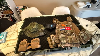 Afbeelding 2 van (Cybergun) Colt  M4 Replica + Complete Advanced Starterspack