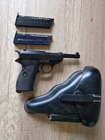 Image 2 pour WO2 P38 replica, inclusief 2 magazijnen, holster, BB's en gas.