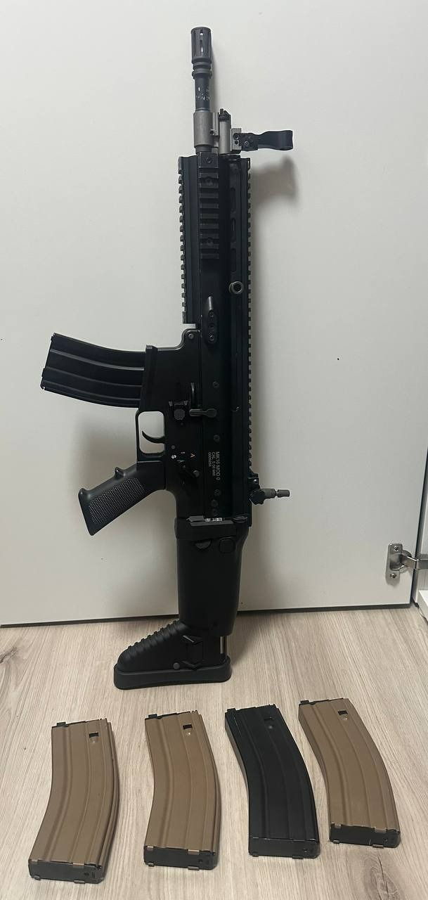 Afbeelding 1 van WE SCAR L GBB Airsoft Rifle Zwart + 4 mags