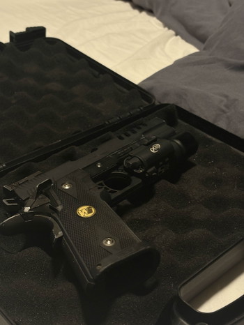 Bild 2 für Hi-Capa 5.1 K | GBB | Full Metal | WE + X300 Flashlight + 2 mags