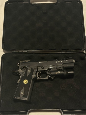 Bild 3 für Hi-Capa 5.1 K | GBB | Full Metal | WE + X300 Flashlight + 2 mags