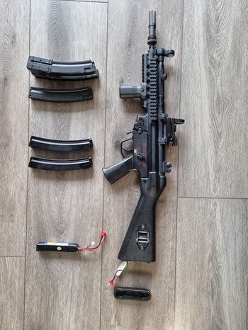 Bild 2 für Cyma MP5 plus reddot, batterije(7.4V 2600mAH) 2 highcaps en 2 midcaps