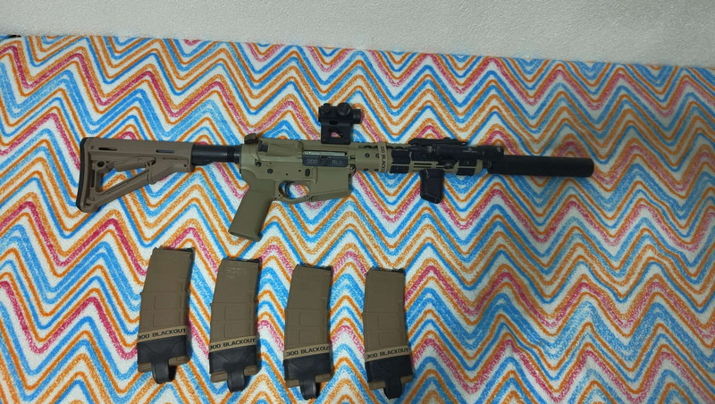 Afbeelding 1 van Double Eagle Noveske N4 MWS GBB + UPGRADES + 4 Guns modify Mags