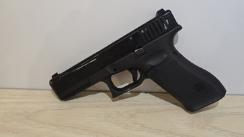 Image 2 for Umarex Glock 17 Gen 5 incl. upgrades + 2 GBB magazijnen