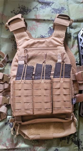 Imagen 3 de Viper Tactical Plate Carrier + Invader Gear pouches