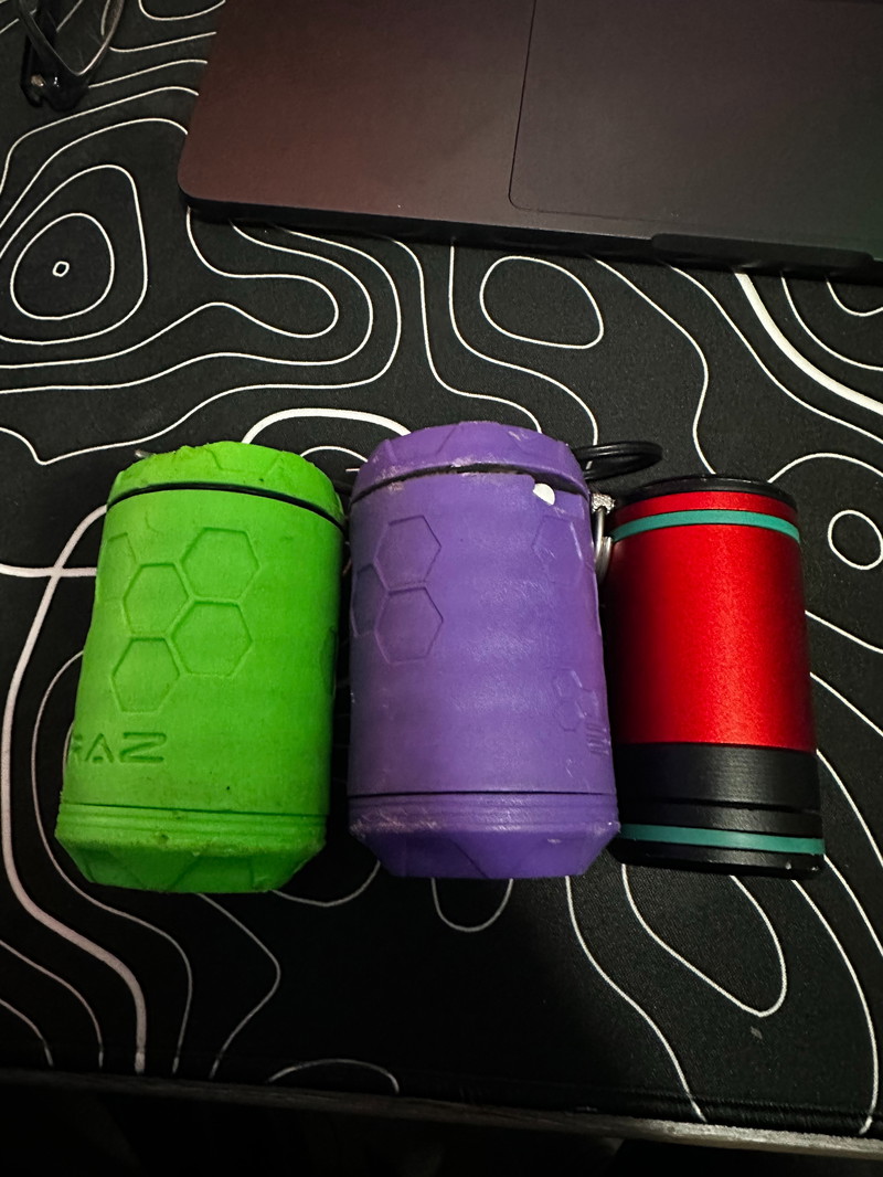 Image 1 for 2x E-Raz Gas & 1x Echo Sound Gas Grenade
