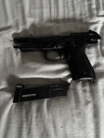 Afbeelding 2 van Kjw baretta m9