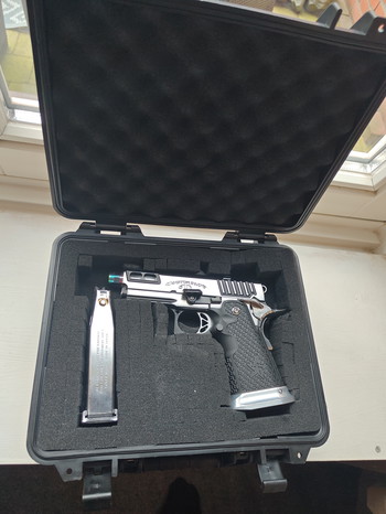 Afbeelding 3 van Hi capa Custom 3.9 full upgraded Chrome Zwart