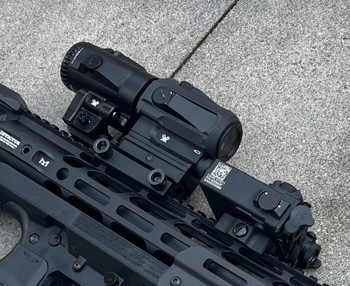 Image 2 for Vortex AR red dot en micro magnifier