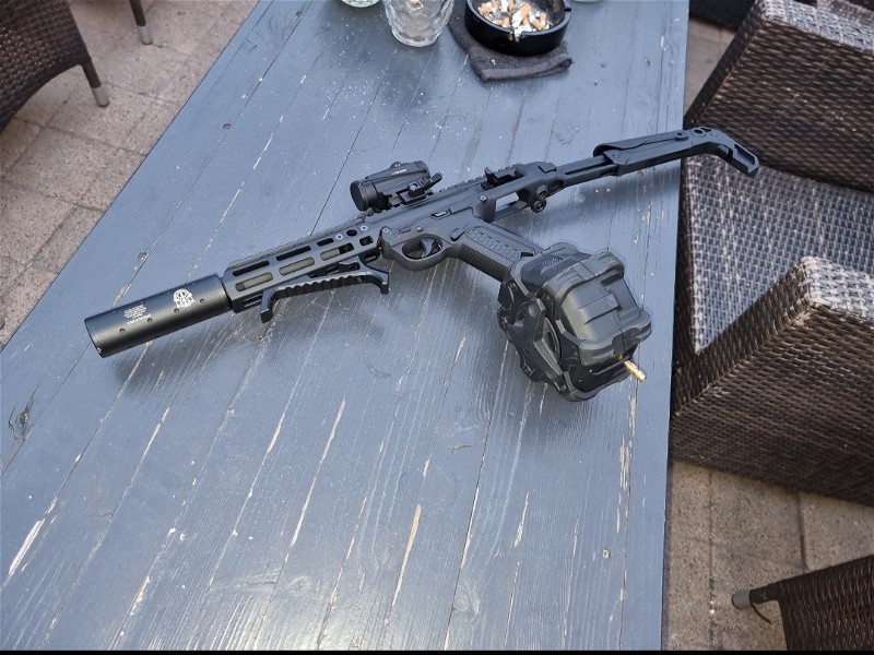 Afbeelding 1 van AAP-01 carbine kit met hpa drummag. VEEL UPGRADES!