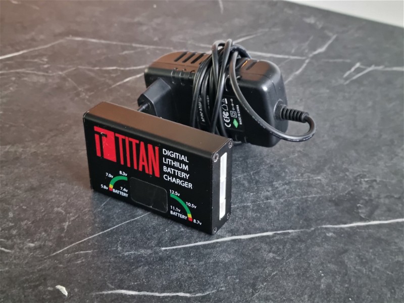Image 1 pour TITAN DIGITAL CHARGER | TITAN POWER