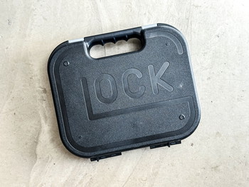 Afbeelding 2 van UMAREX Glock 18c met 3 magazijnen & case