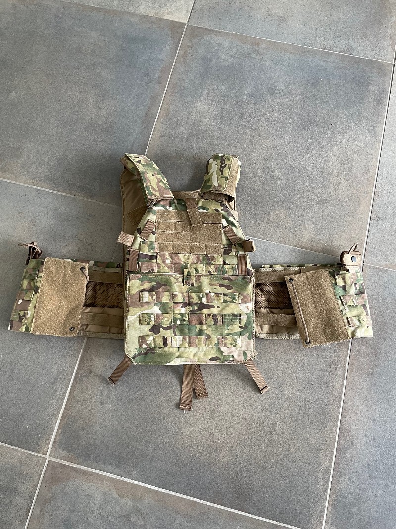 Image 1 for Invader Gear Plate Carrier multicam inclusief utility pouch