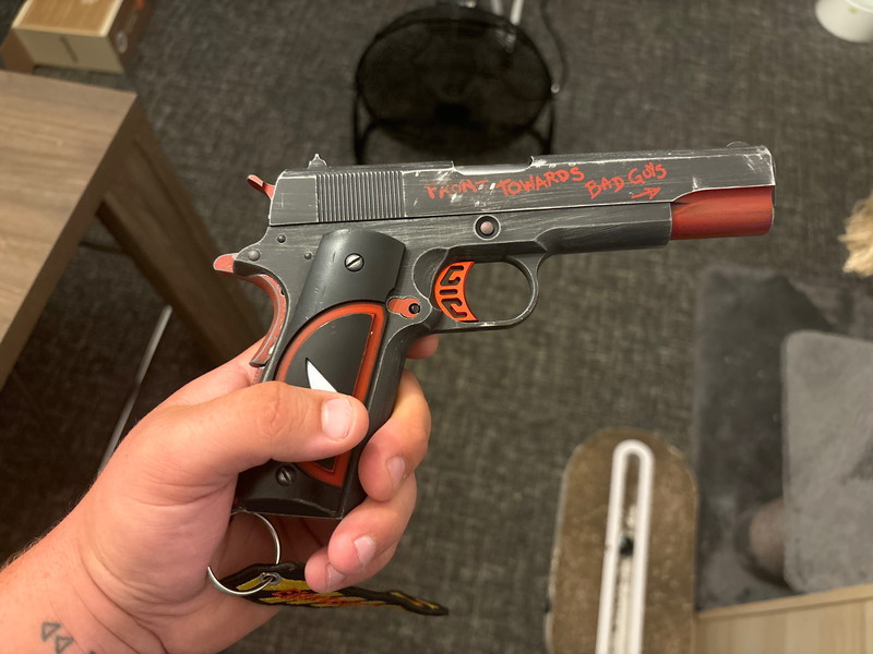 Afbeelding 1 van Deadpool 1911 met extra mags en holster