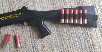 Bild 3 für ZEER LEUKE SHOTGUN MET  8 shells+  SHOTGUN KOLF PATROONHOUDER