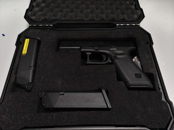 Image 2 for Glock 17, 2 laders, wapenkoffer