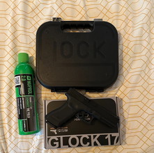 Afbeelding van Glock 17 + Glock Case en Gas fles. GEN4 | GBB | Umarex Metal