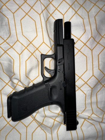 Afbeelding 4 van Glock 17 + Glock Case en Gas fles. GEN4 | GBB | Umarex Metal