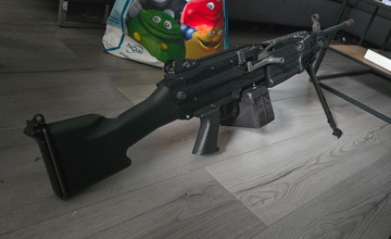Bild für Classic Army M249 met magazijn en batterij