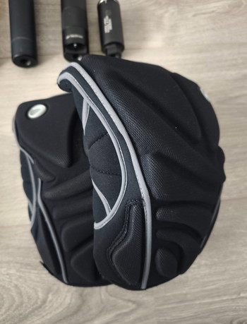Bild 2 für Dye Knee Protector XXL