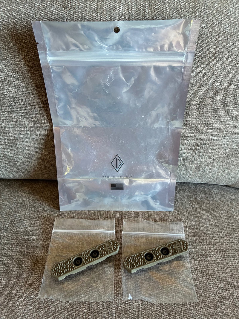 Image 1 for Irregular Defense MRC V2 handguard panel FDE