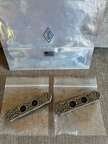 Image 2 for Irregular Defense MRC V2 handguard panel FDE