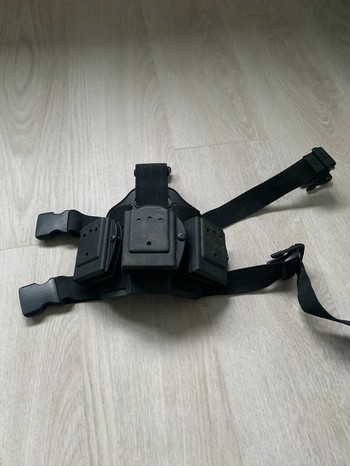 Image 2 pour leg magazine holder