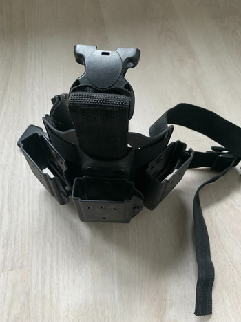 Image 3 pour leg magazine holder