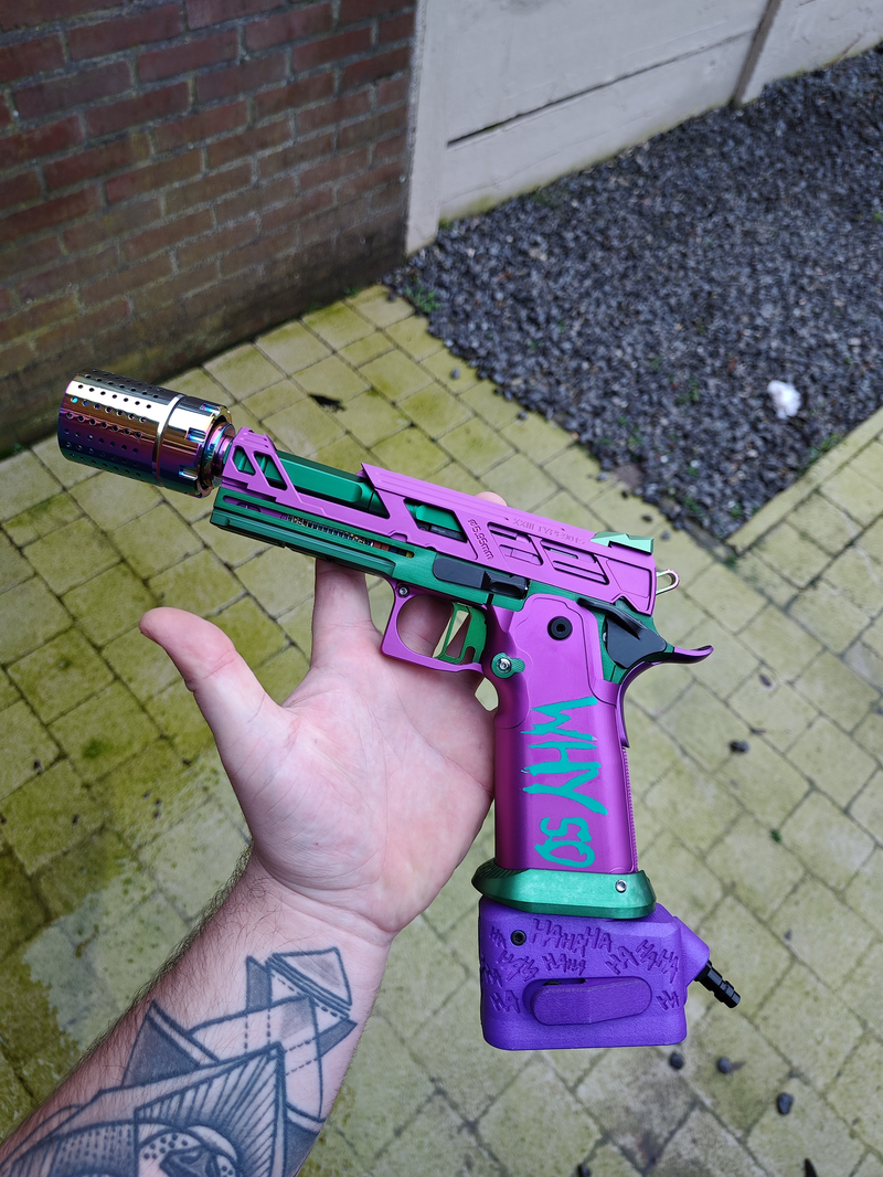 Afbeelding 1 van Hi capa 4.3 full custom Joker build met adapter