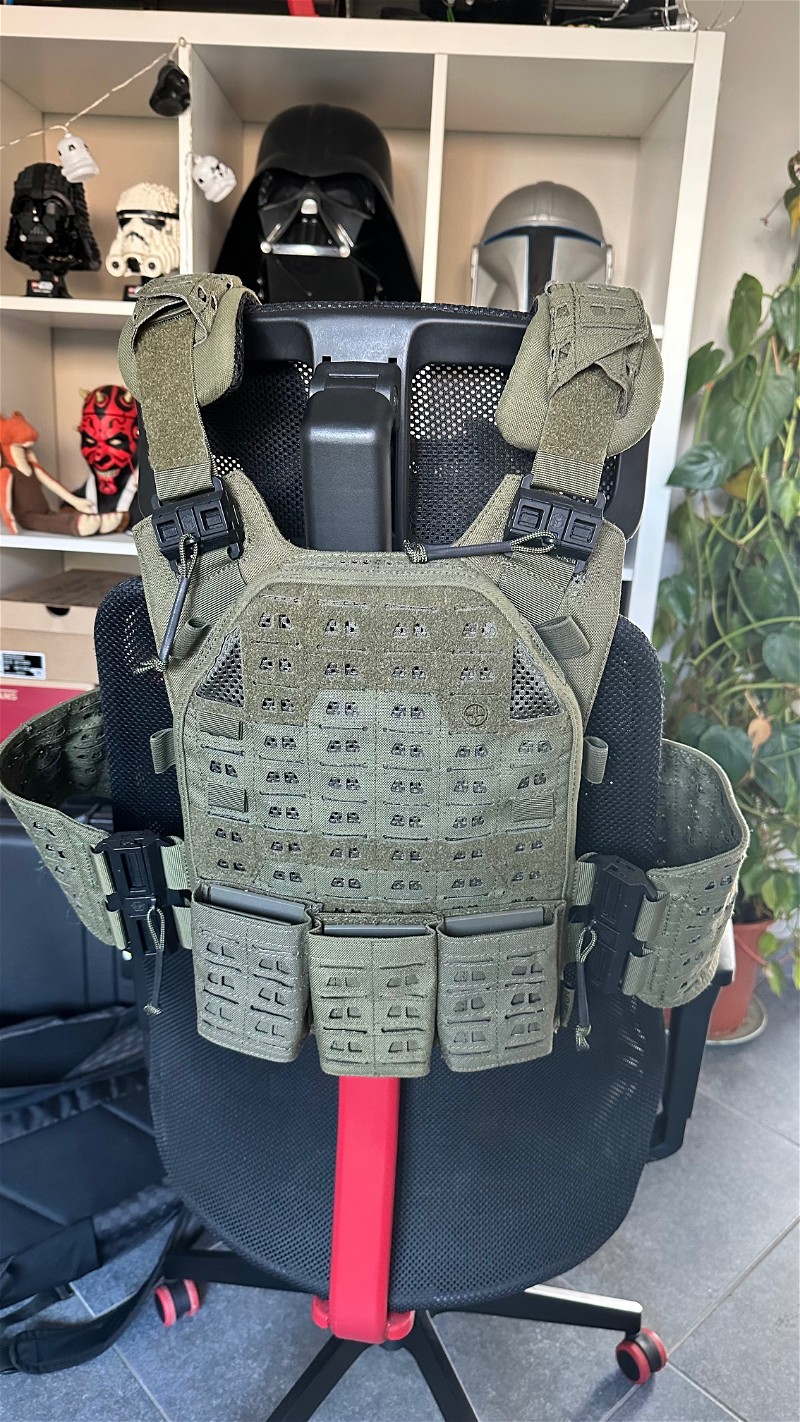 Image 1 for Groene Novritsch Plate Carrier met rifle pouches