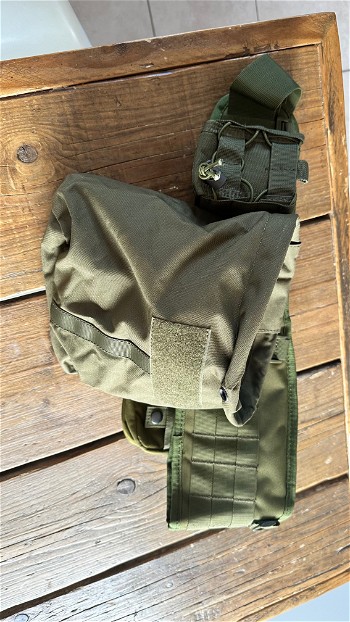 Afbeelding 3 van Groene Novritsch Plate Carrier met rifle pouches