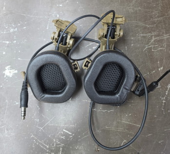 Headphones with helmet mount – 2. kép