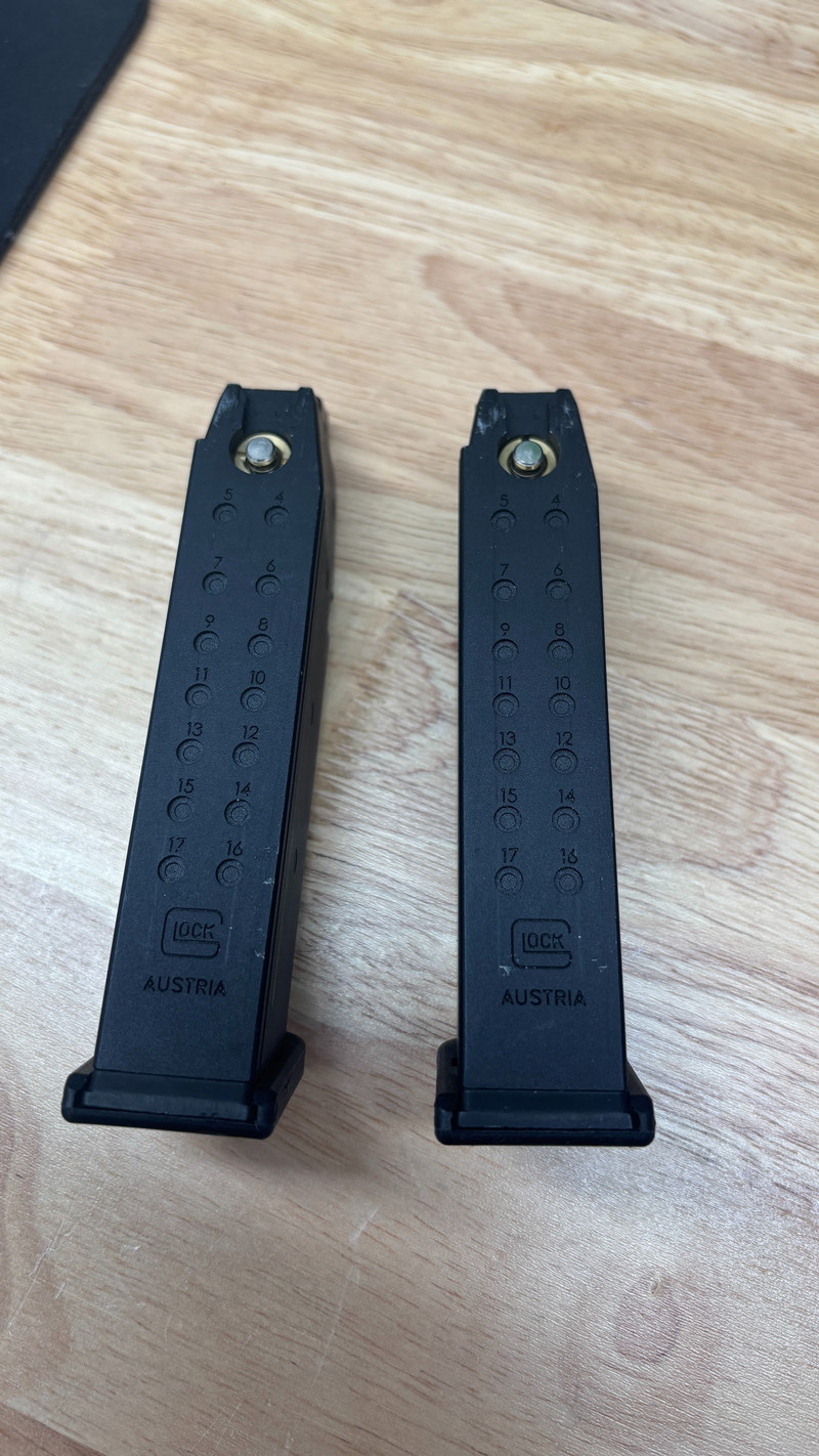 Image 1 for 2x Umarex Glock 17/18 mags (round seal)
