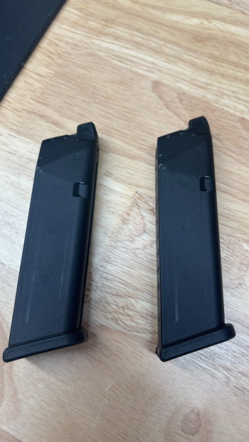 Image 2 for 2x Umarex Glock 17/18 mags (round seal)