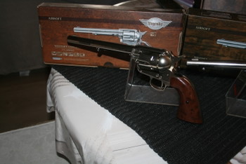 Afbeelding 3 van 2 REVOLVERS  CO2  LEGENDS COWBOY UN CANON 7,5 POUCES ET UN 6 POUCE AIRSOFT 1,9 JOULES  100% NEUF ET RARE ER EPUISER