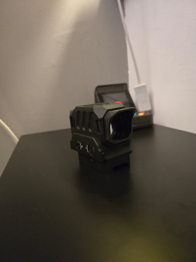 Bild 1 für Red Dot merk onbekend